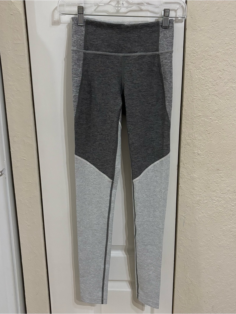 Outdoor Voices 7/8 Textured Compression Colorblock Leggings